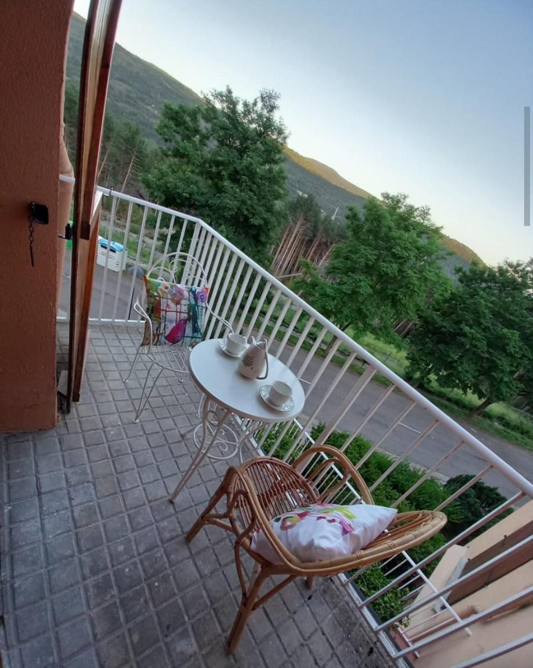 Apartamento Los Pajaritos Villanua Exterior photo